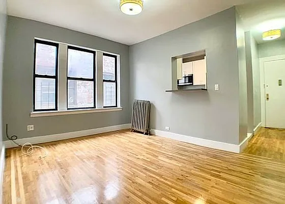 Rented by Premier One Realty LLC | media 8