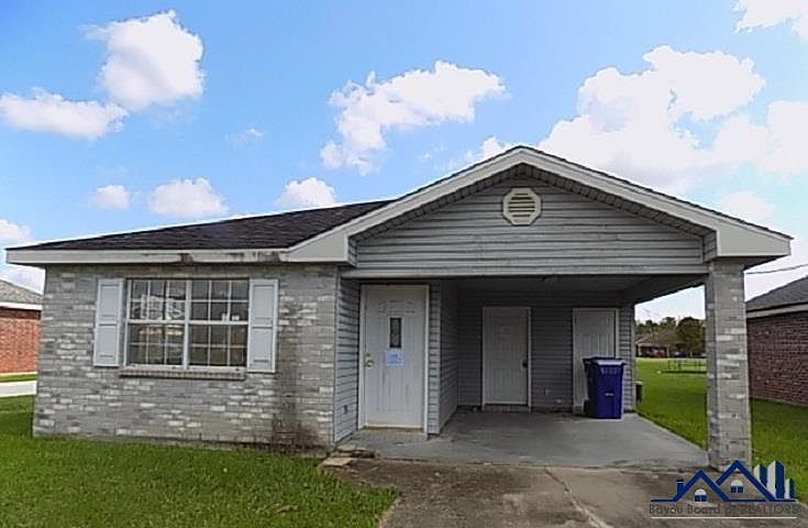 1st image of 309 Camille Dr