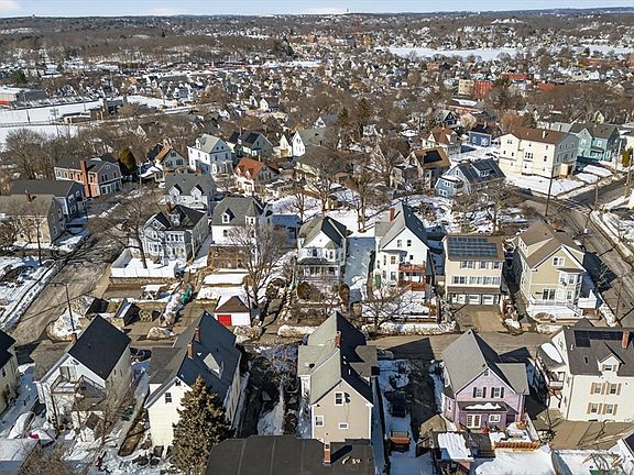 3rd image of 135 Allen Ave