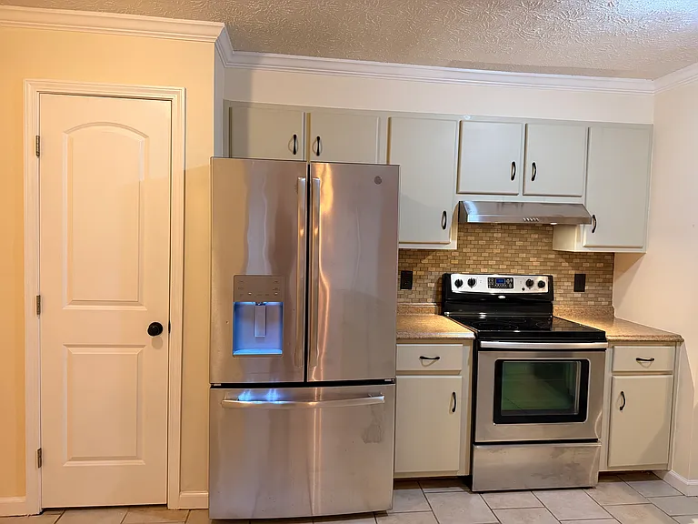 21 David Rd — Photo 25