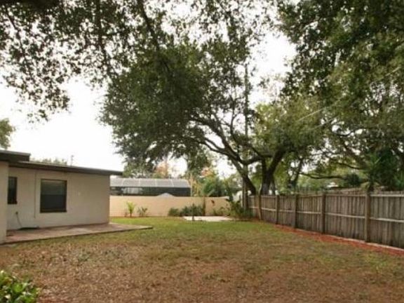 4th image of 1230 Catalpa Ln