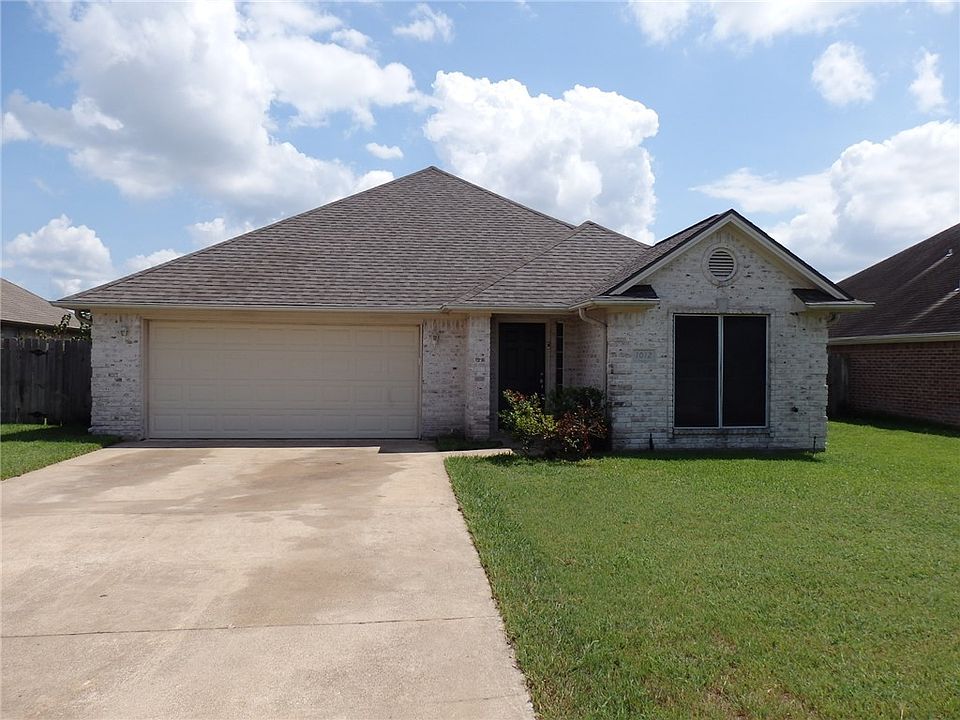 1st image of 1012 Bougainvillea St