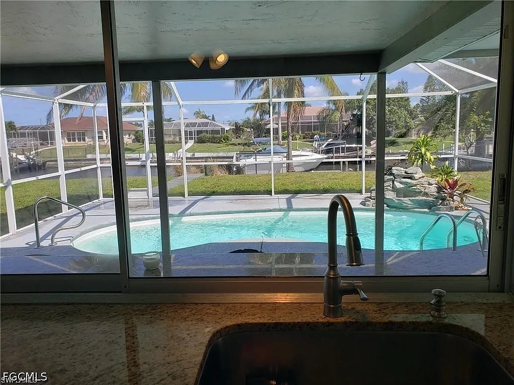 2 bed, 1.0 bath, 1047 sqft, $3,300 — Photo 4