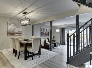 13919 Meadow Ridge Rd, Omaha, NE 68138