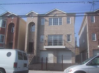 737 S 12th St, Newark, NJ 07103