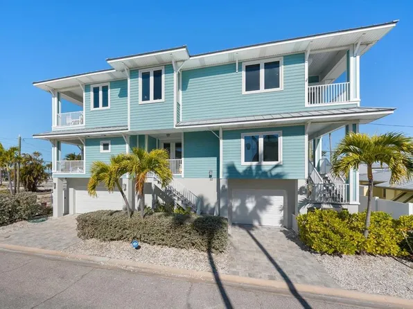 30 79th Ave, Treasure Island, FL 33706