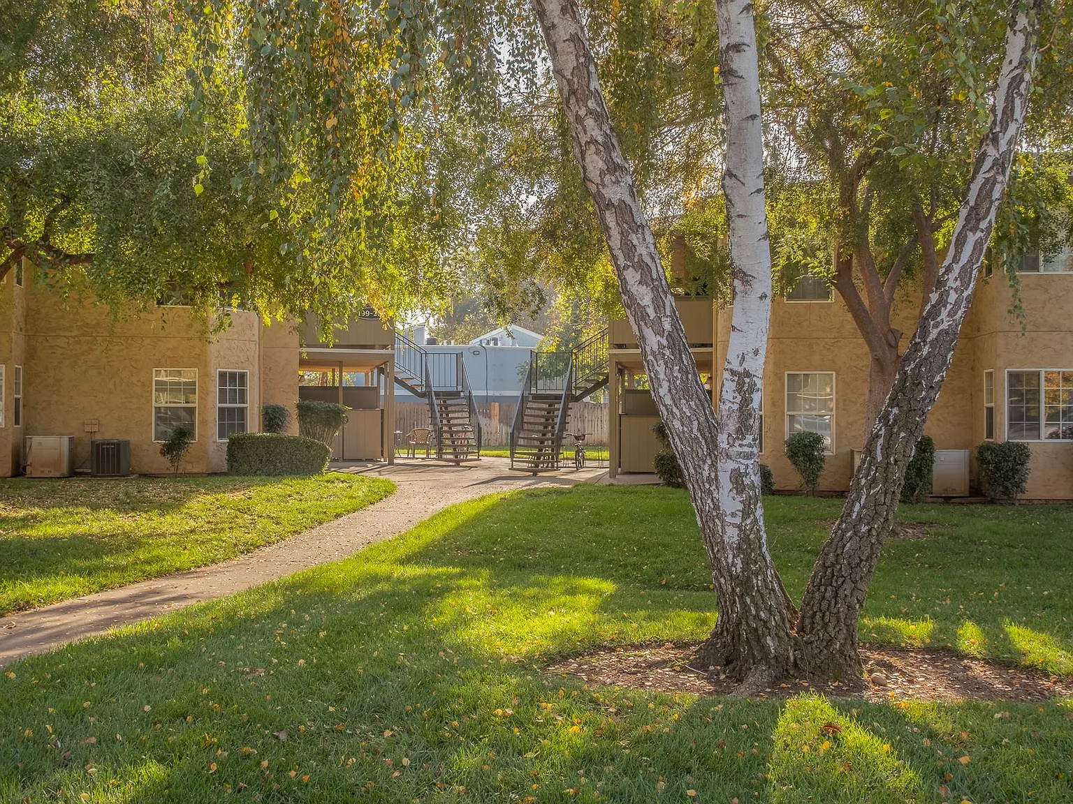 Oak Meadow Apartments — Photo 3