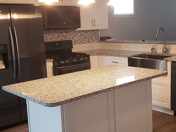 New kitchen, granite counter