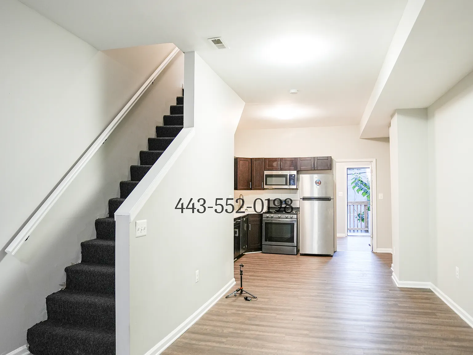 513 N Luzerne Ave — Photo 4