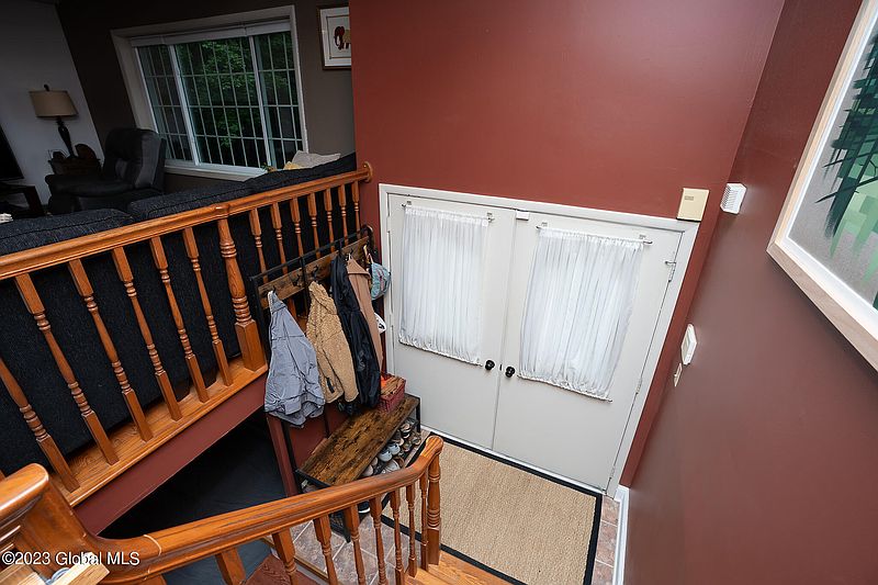 3rd image of 196 Sharpe Road