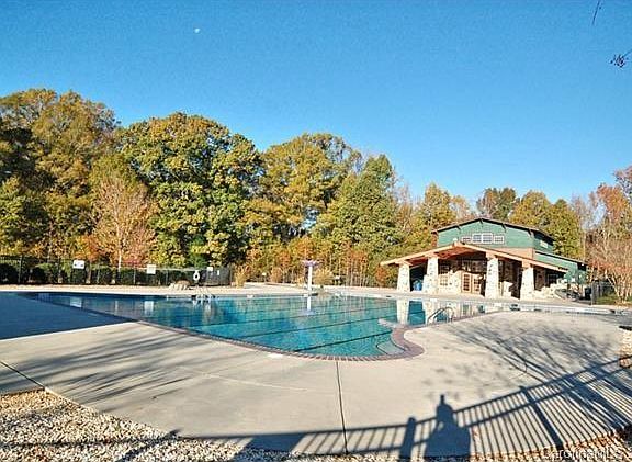 2nd image of 4319 Overbecks Ln