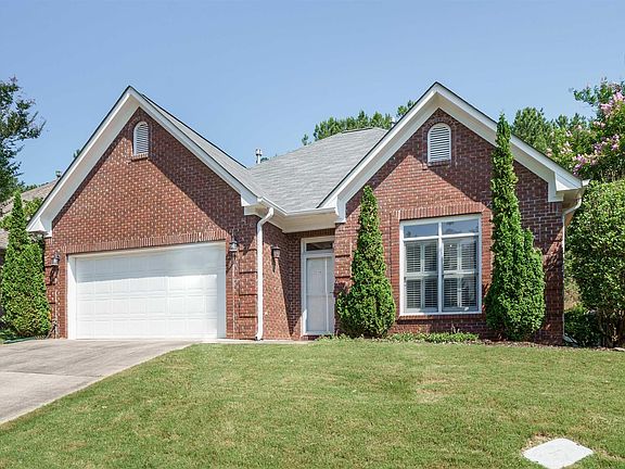 2nd image of 325 Paradise Lake Ln