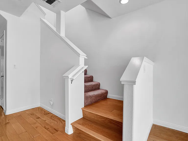 14101 Dickens St #10 — Photo 8
