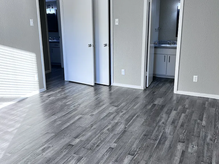 Autumn Creek Apartments — Photo 16