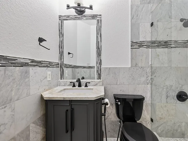 1311 Rene Ct — Photo 28