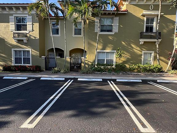 2nd image of 162 Lake Monterey Cir