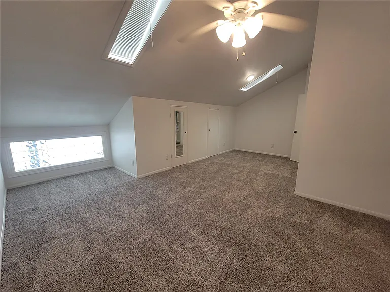1808 Saxony Ln — Photo 26
