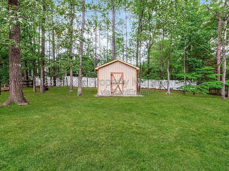 104 Castle Bay Ct — Photo 22