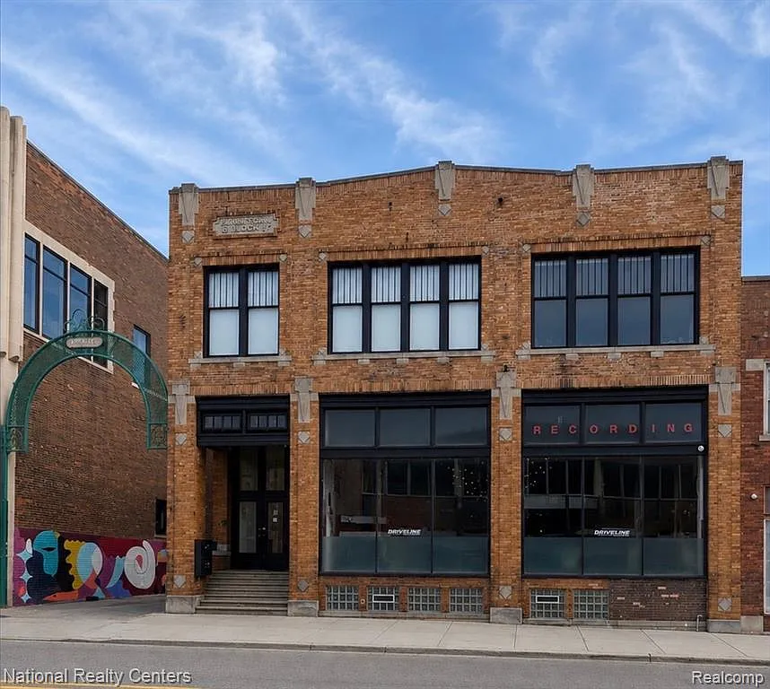1 bed, 1.0 bath, 1000 sqft, $1,500 — Photo 2