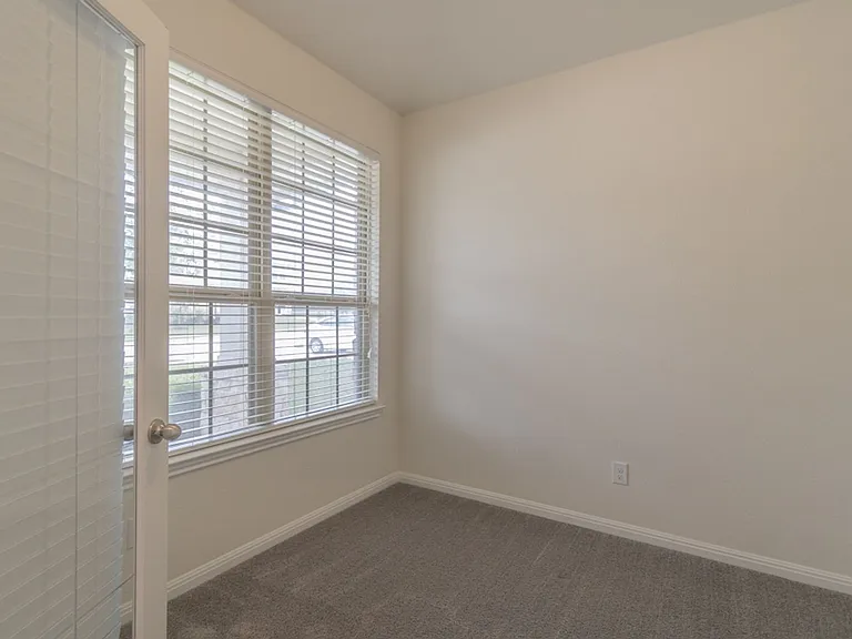 2924 Barbed Wire St — Photo 19
