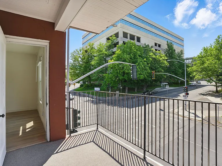 Cambridge Court Apartments — Photo 25