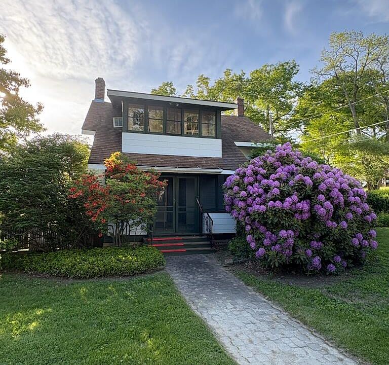 1st image of 70 Sunrise St