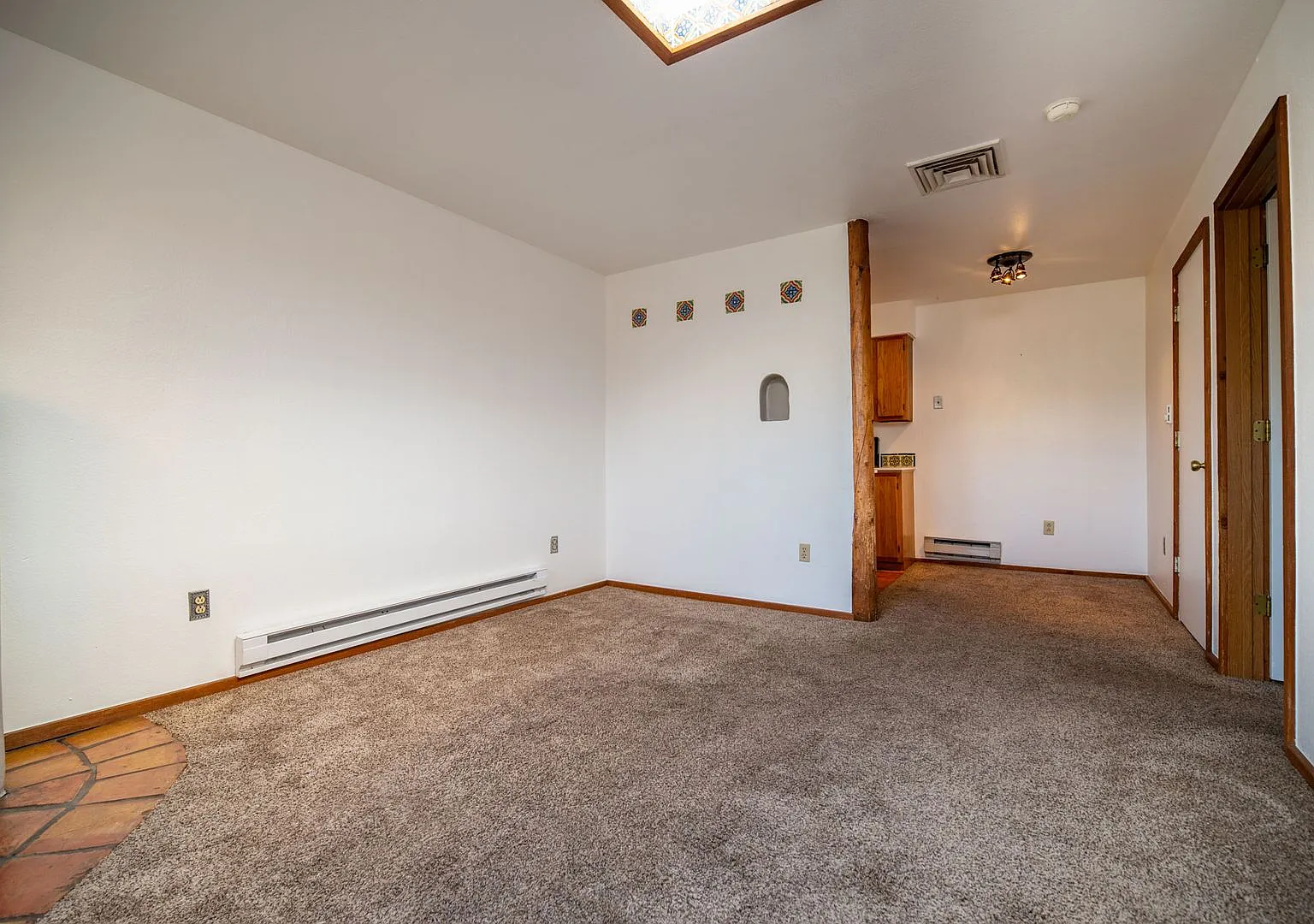 Sweet, Small Private Unit Available Now! — Photo 3