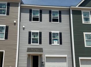 107 Tuxford Rd, Falling Waters, WV 25419