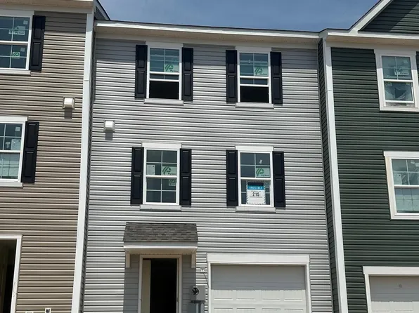 107 Tuxford Rd, Falling Waters, WV 25419