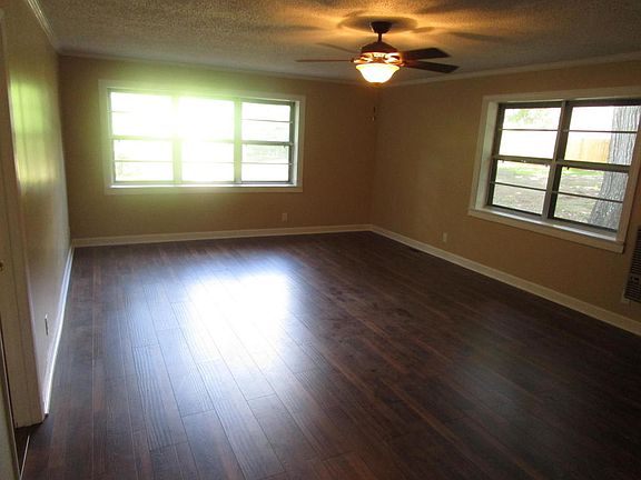 2nd image of 131 Shady Shores Ln