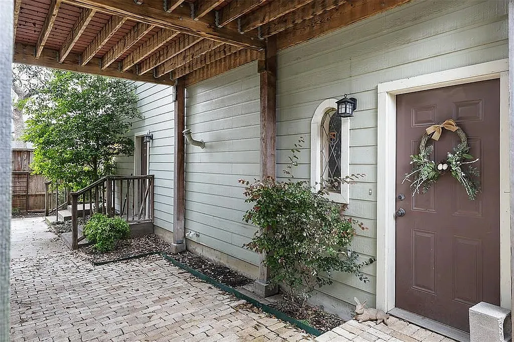 1 bed, 1064 sqft, $2,500 — Photo 1