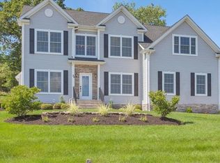 25 Deangelis Dr, Monroe, NY 10950