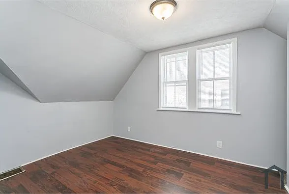 4 bed, 1460 sqft, $1,892 — Photo 3