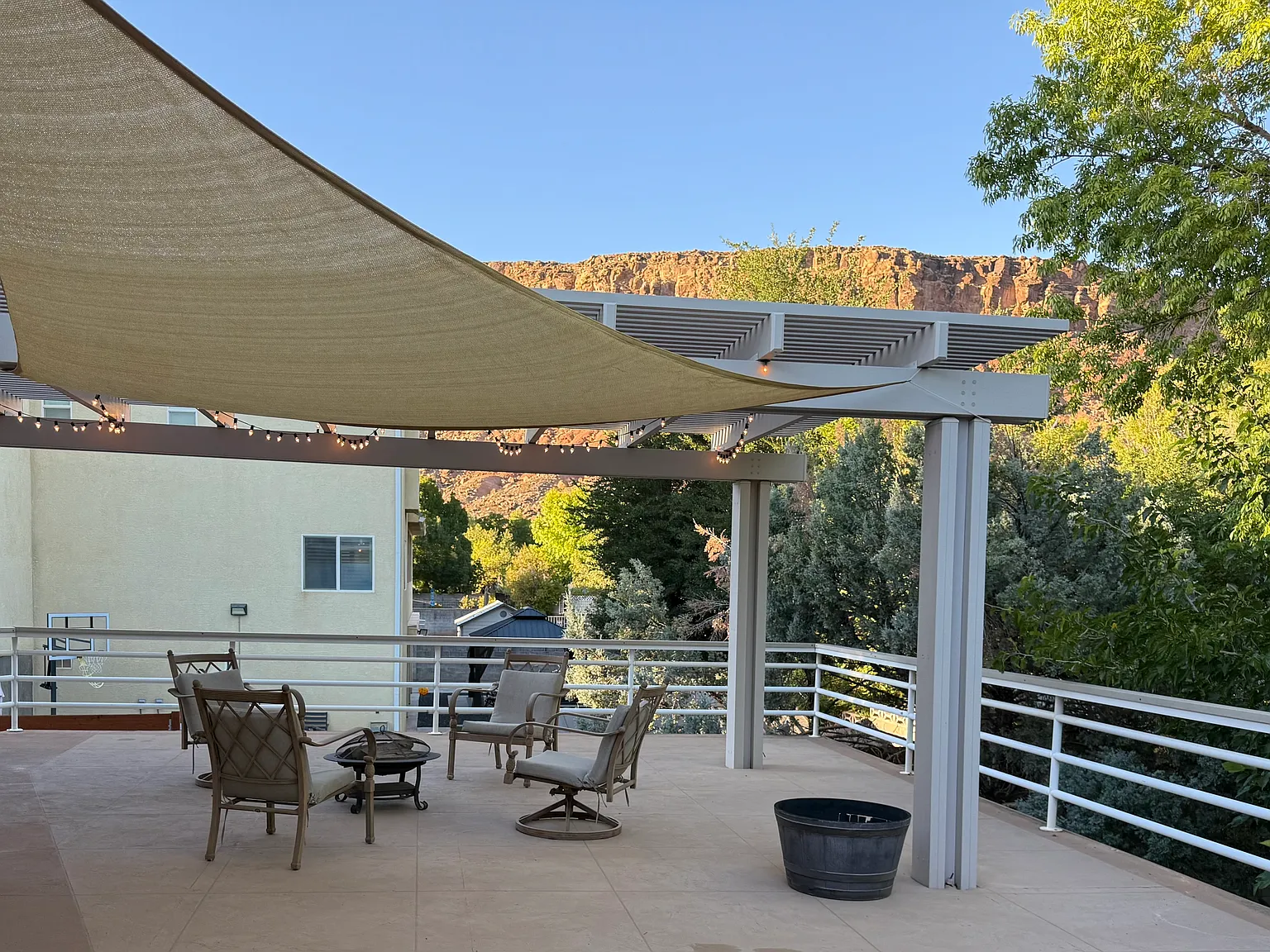 3 bed, 2200 sqft, $2,450 — Photo 4