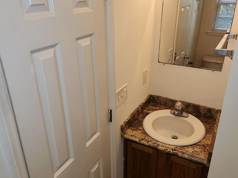 860 Darby St — Photo 2
