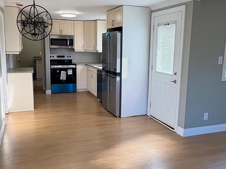 219 Southview Rd — Photo 5