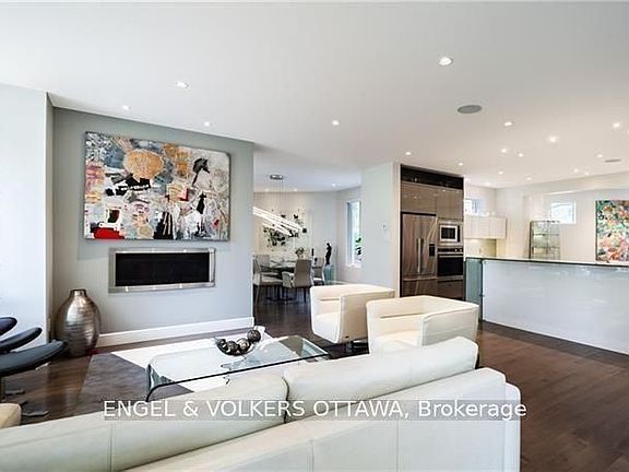 5th image of 615 Island Park Cres