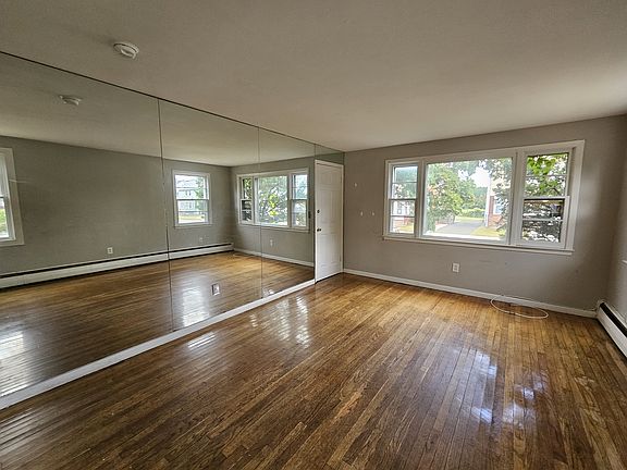 4th image of 284 Morse St #B