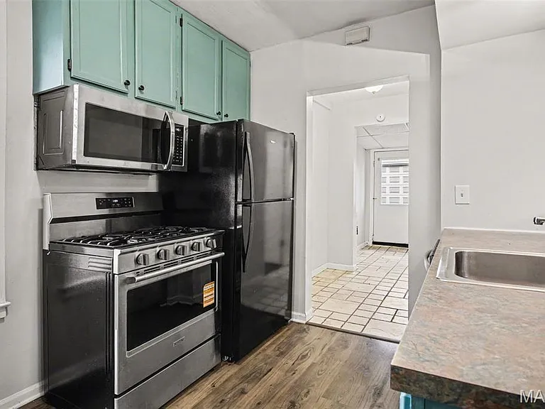 1725 Saint Catherine St — Photo 5