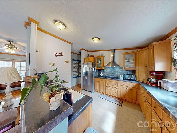 5th image of 65 Skyview Ridge Dr