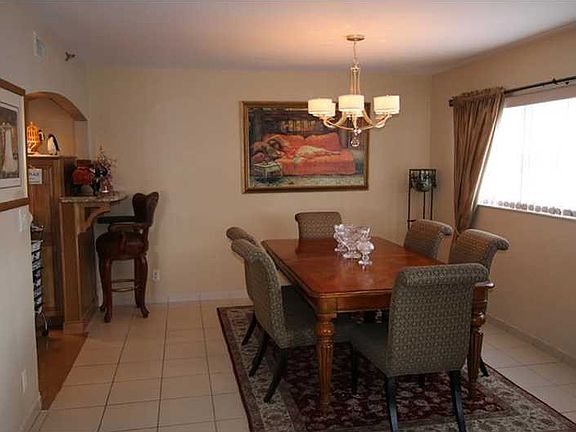 4th image of 3200 Port Royale Dr N APT 601