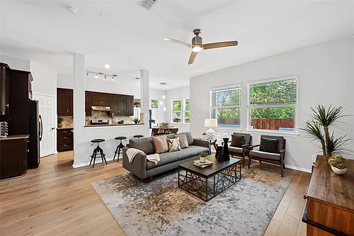 1009 Taulbee Ln Photo 1