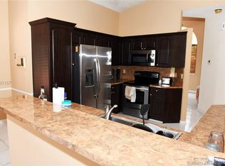 1300 SW 104th Ave, Hollywood, FL 33025