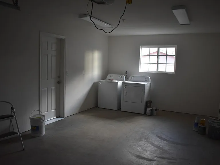1134 Mentone Ave — Photo 16