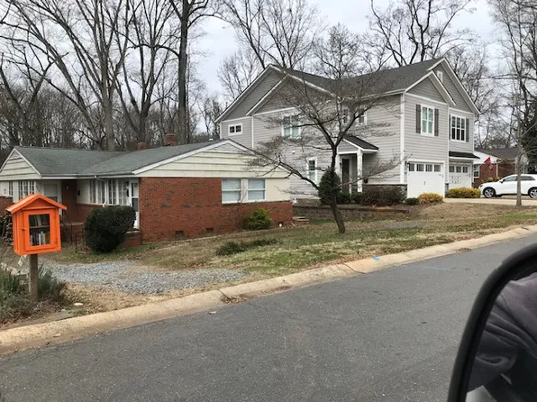 5216 Valley Stream Rd, Charlotte, NC 28209