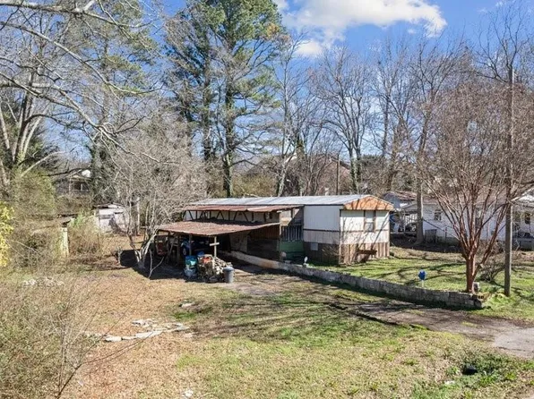 1073 Wade Dr, Gainesville, GA 30501