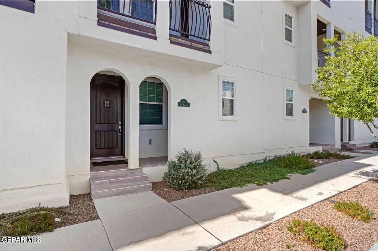 3 bed, 1632 sqft, $2,495 — Photo 2