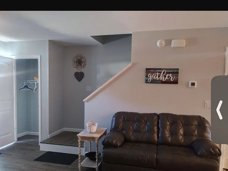 207 Swallow Dr — Photo 2