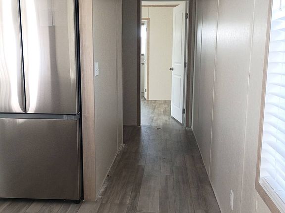 5th image of 4809 W Windsor Rd #A15