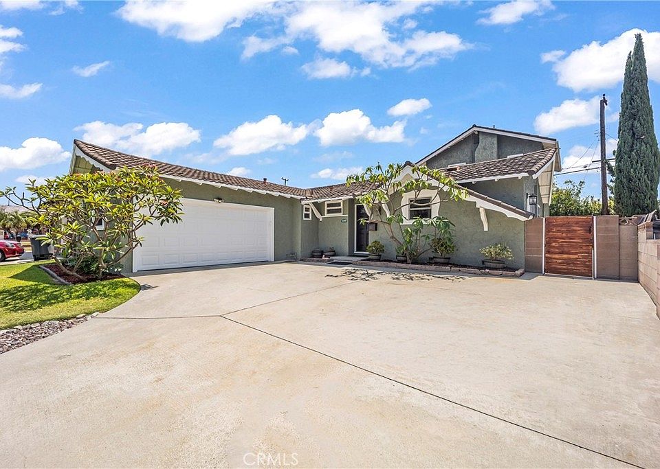 1st image of 11724 Hollyview Dr